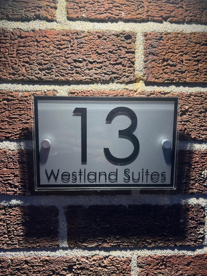 Westland Suites - Stylish, Modern, Elegant, Central Apartments A ロンドンデリー エクステリア 写真